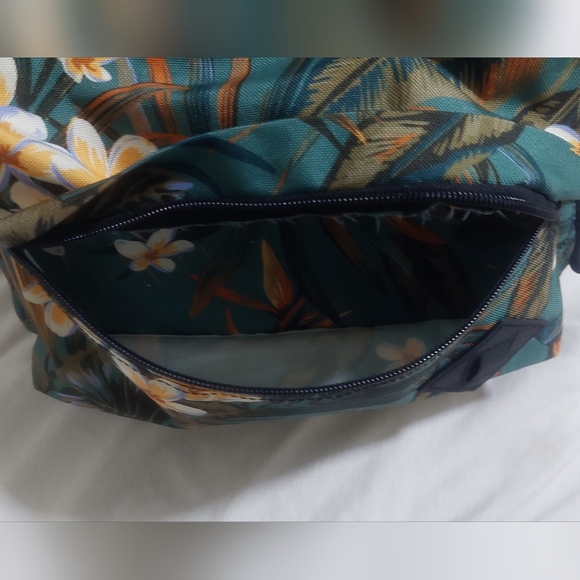 DaKine 365 21L Backpack Emerald Tropic - Picture 4 of 5